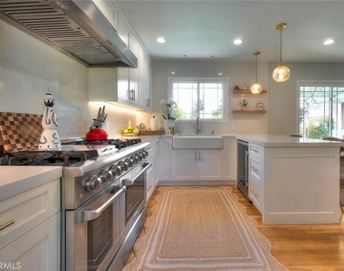 5209 Paseo Del Pavon - Photo Thumbnail 12