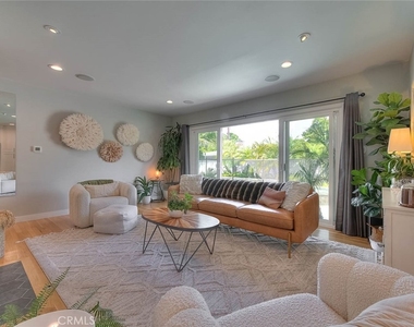 5209 Paseo Del Pavon - Photo Thumbnail 20