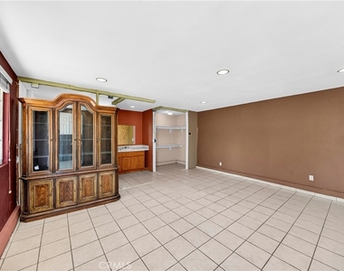 14621 Dalmatian Avenue - Photo Thumbnail 32