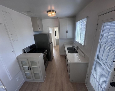 1424 E Wilson Avenue - Photo Thumbnail 1