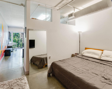 645 W 9th Street - Photo Thumbnail 10