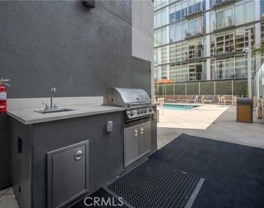 645 W 9th Street - Photo Thumbnail 16