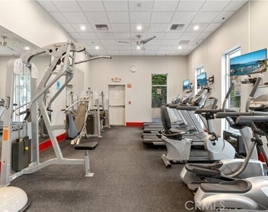 645 W 9th Street - Photo Thumbnail 17