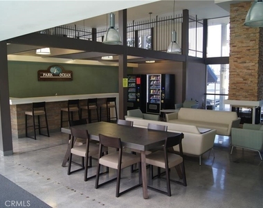 5585 E Pacific Coast Highway - Photo Thumbnail 10