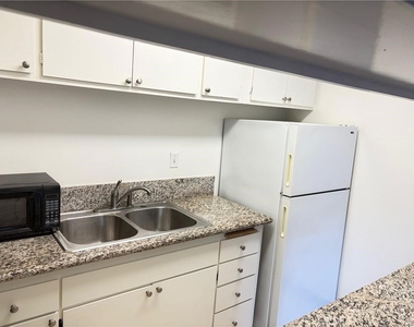 5585 E Pacific Coast Highway - Photo Thumbnail 17