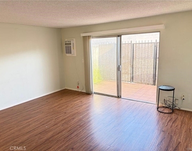 5585 E Pacific Coast Highway - Photo Thumbnail 12