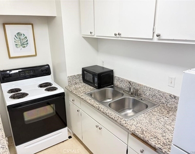 5585 E Pacific Coast Highway - Photo Thumbnail 15