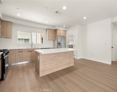 7692 9th Street - Photo Thumbnail 2