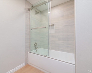3202 Montana Avenue - Photo Thumbnail 18