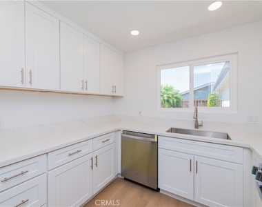 3202 Montana Avenue - Photo Thumbnail 9
