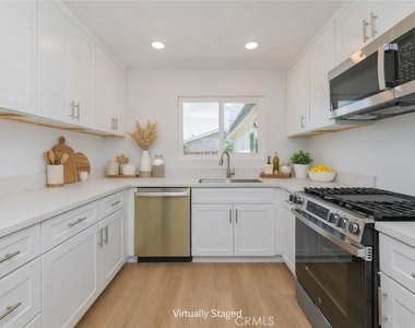 3202 Montana Avenue - Photo Thumbnail 4