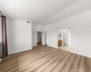 17255 Orangewood Lane - Photo Thumbnail 21