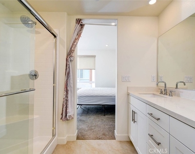 1814 E 1st Street - Photo Thumbnail 23