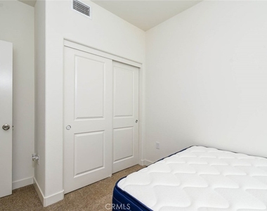 1814 E 1st Street - Photo Thumbnail 26