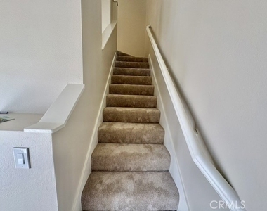 27422 Iris Avenue - Photo Thumbnail 9