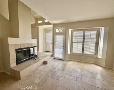 27422 Iris Avenue - Photo Thumbnail 6