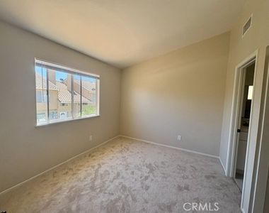 27422 Iris Avenue - Photo Thumbnail 10