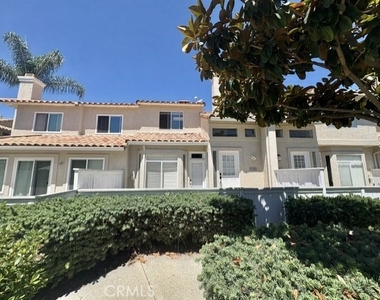 27422 Iris Avenue - Photo Thumbnail 2