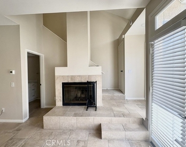 27422 Iris Avenue - Photo Thumbnail 8