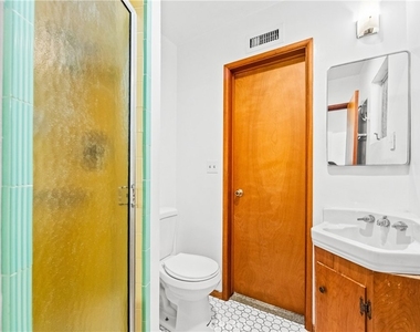 454 N Shattuck Place - Photo Thumbnail 34