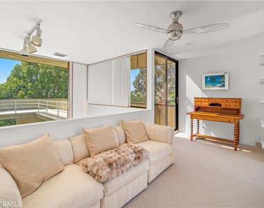 3028 Overhill Drive - Photo Thumbnail 27