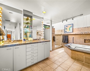 3028 Overhill Drive - Photo Thumbnail 12