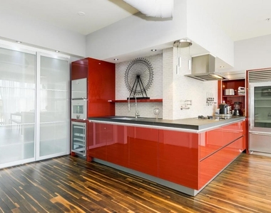 334 Santana Row - Photo Thumbnail 1