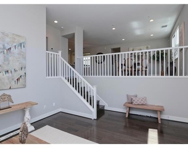 401 Derby Avenue - Photo Thumbnail 3