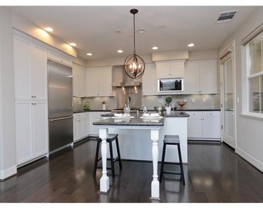 401 Derby Avenue - Photo Thumbnail 4
