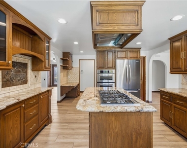 9250 Beazley - Photo Thumbnail 11