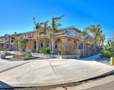 7400 Sonoma Creek Court - Photo Thumbnail 2