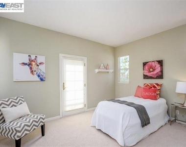 4540 Sweetgale Dr - Photo Thumbnail 17