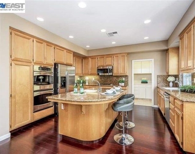 4540 Sweetgale Dr - Photo Thumbnail 7