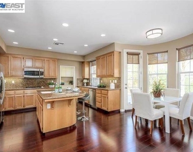 4540 Sweetgale Dr - Photo Thumbnail 5