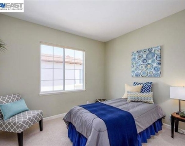 4540 Sweetgale Dr - Photo Thumbnail 13