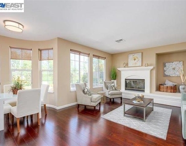4540 Sweetgale Dr - Photo Thumbnail 11