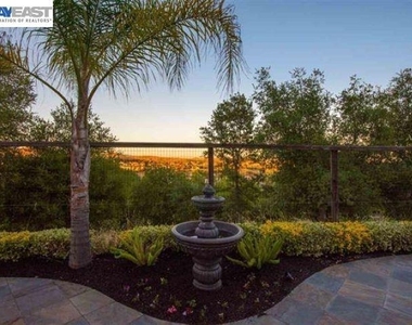 4540 Sweetgale Dr - Photo Thumbnail 29