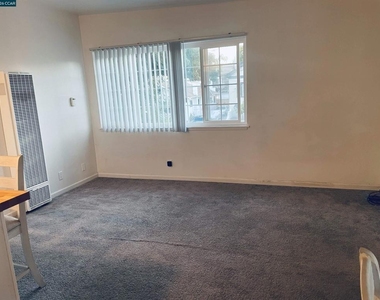 1926 Alcatraz Ave - Photo Thumbnail 4