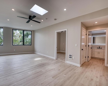 4202 Telegraph Ave - Photo Thumbnail 8