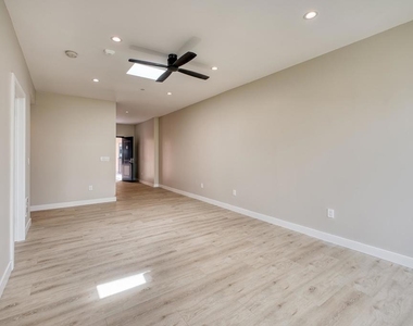 4202 Telegraph Ave - Photo Thumbnail 9