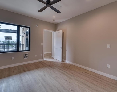 4202 Telegraph Ave - Photo Thumbnail 2