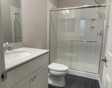 777 Country Club Dr - Photo Thumbnail 11