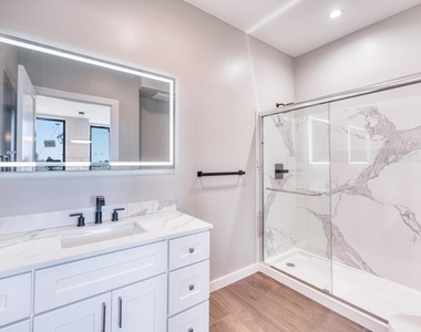 4202 Telegraph Ave - Photo Thumbnail 14