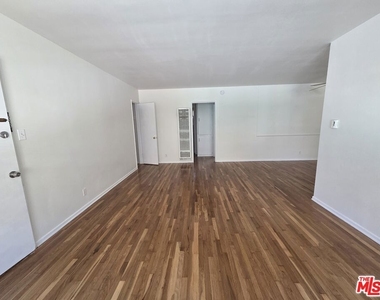 7621 Hampton Avenue - Photo Thumbnail 2