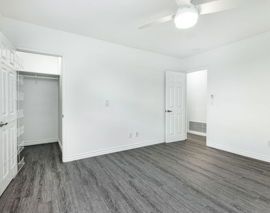 8718 Rosewood Avenue - Photo Thumbnail 24
