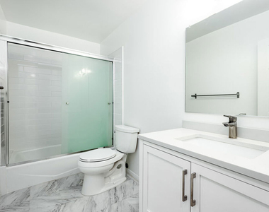 8718 Rosewood Avenue - Photo Thumbnail 26