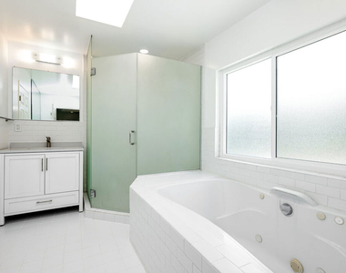 8718 Rosewood Avenue - Photo Thumbnail 33