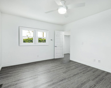 8718 Rosewood Avenue - Photo Thumbnail 25