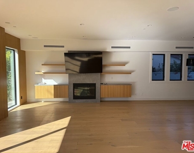 3021 Stanford Avenue - Photo Thumbnail 5