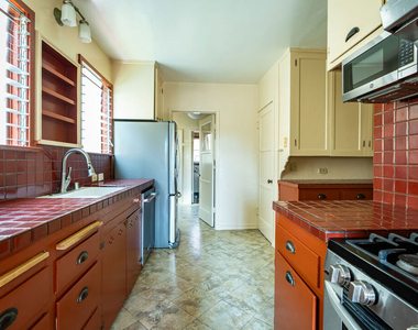 2005 Holmby Avenue - Photo Thumbnail 6